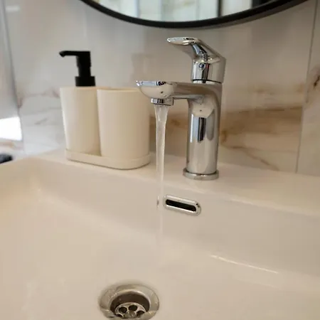 Lucica, Luxury By The Sea B&B 푸치스차