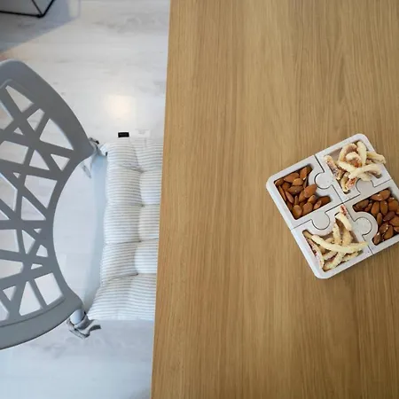 住宿加早餐酒店 Lucica, Luxury By The Sea