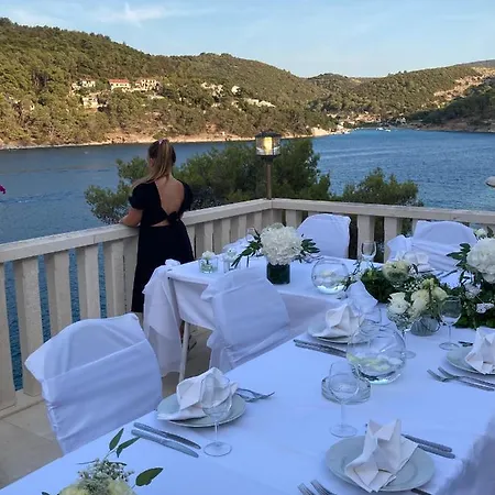 住宿加早餐酒店 Lucica, Luxury By The Sea