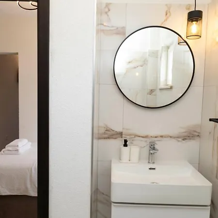 B&B Lucica, Luxury By The Sea