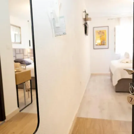 Lucica, Luxury By The Sea