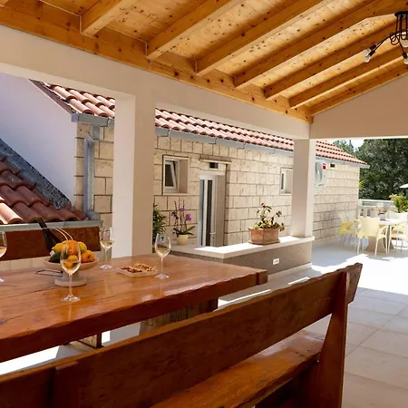 B&B Lucica, Luxury By The Sea 4*
