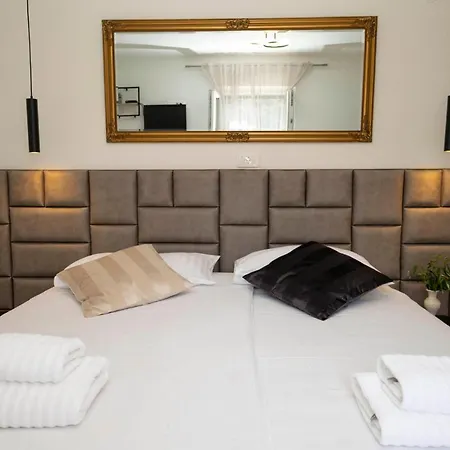 Lucica, Luxury By The Sea 4*