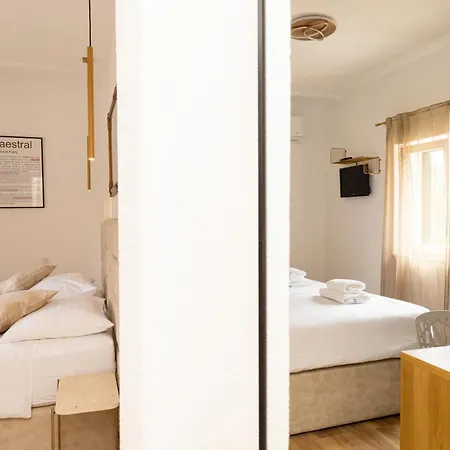 Lucica, Luxury By The Sea B&B 푸치스차
