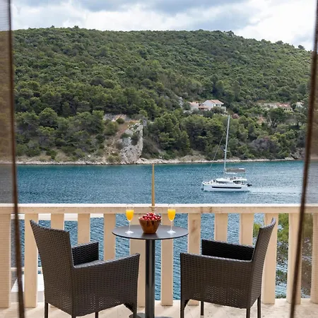 B&B Lucica, Luxury By The Sea
