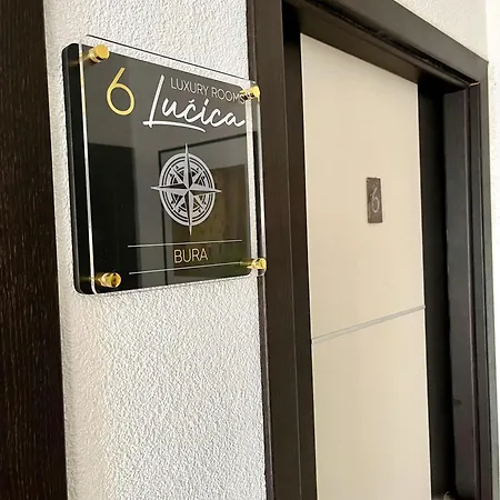 Lucica, Luxury By The Sea Bed & Breakfast *